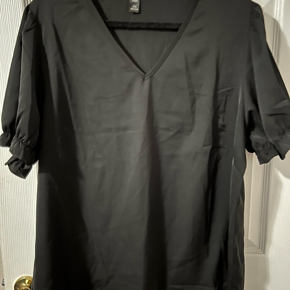 SHEIN 2XL BLACK PUFFER SLEEVE BLOUSE